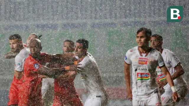 Foto: Sempat Dihentikan Akibat Hujan Deras, Laga Persiraja Kontra Persija di Pekan ke-6 BRI Liga 1 Tuntas 0-0 hingga Babak Pertama Usai