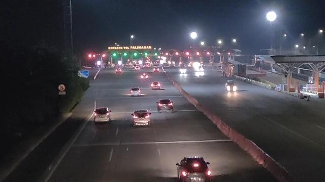 Arus Balik Lebaran 2022: Puluhan Ribu Kendaraan Roda Empat Kembali ke Jakarta