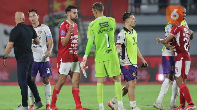 Penyerang Bali United Jens Raven