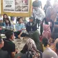 Cawapres nomor urut 2 Gibran Rakabuming Raka saat bertemu dan dialog bersama pelaku UMKM Cirebon. (Istimewa)