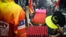Sejumlah rasa ditawarkan saat Vape Fair 2016 di Ecovention Hall Ancol, Jakarta, Minggu (27/11). (Liputan6.com/Faizal Fanani)