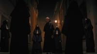 Trailer The Nun 2 kembali menampilkan teror Valak yang bertemu dengan Suster Irene. (Dok: Warner Bros)