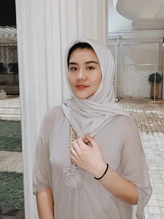 7 Potret Aaliyah Massaid saat Tampil Berhijab, Banjir Pujian