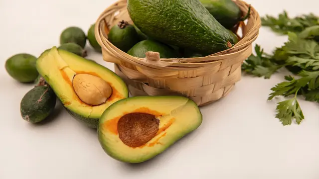 5. Tambahkan Lemak Sehat seperti Alpukat