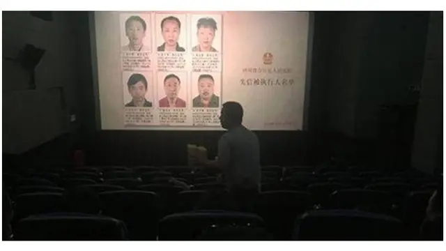 Foto Penunggak di Bioskop China