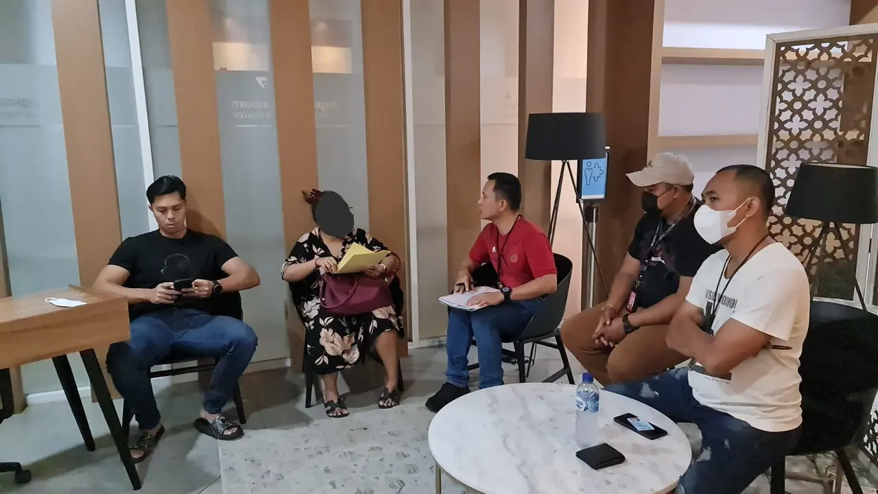 Penyidik Polda Metro Jaya mengungkap kasus penipuan dan penggelapan tiket pesawat jemaah umrah. (Istimewa)