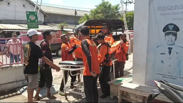 Jenazah pemancing yang tewas terseret ombak di Pantai Watu Ulo, Jember. (Dok. Istimewa)