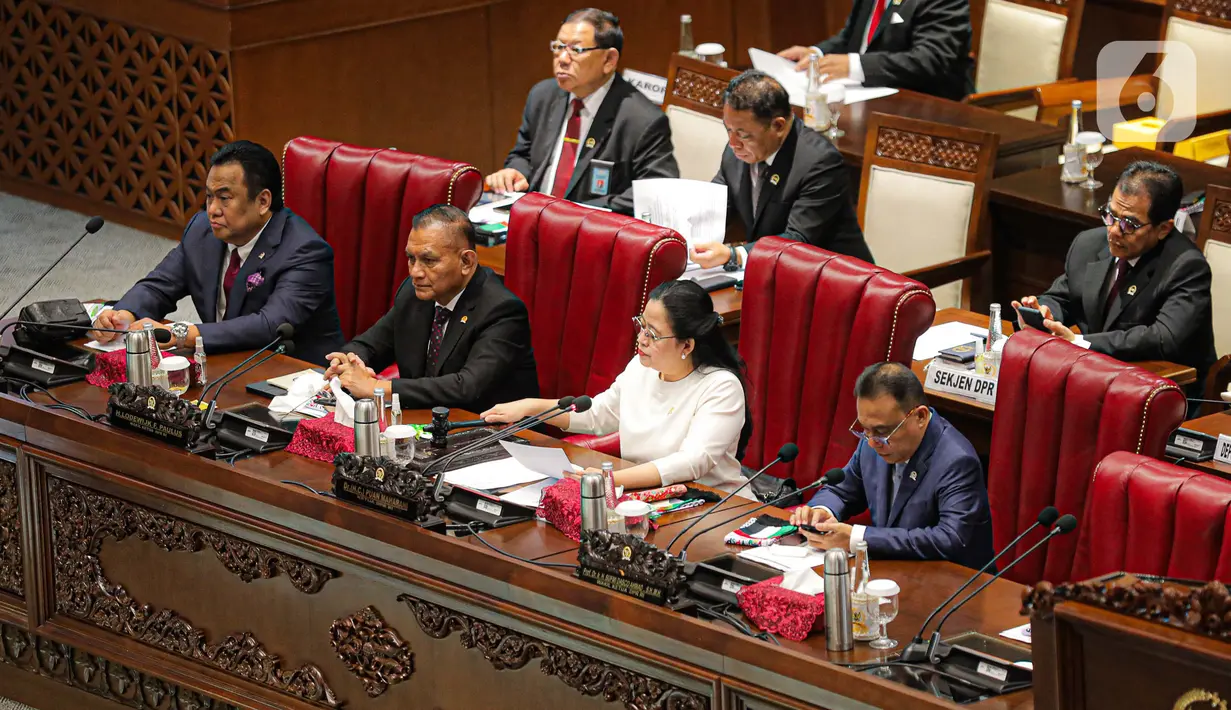 Dengan begitu, total 294 dari 575 anggota DPR terlibat dalam rapat paripurna ini. (Liputan6.com/Faizal Fanani)