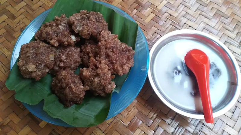 Bubur sagu khas Dusun Santren, Desa Mandirejo, Merakurak, Tuban, Jawa Timur. (Foto: Liputan6.com/Ahmad Adirin)