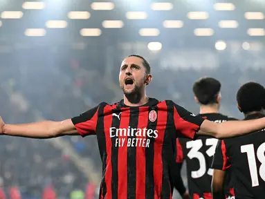 Kemenangan AC Milan atas Como dalam laga lanjutan Liga Italia 2025/2026, Kamis (15/01/2026) waktu setempat, tak lepas dari penampilan apik Adrien Rabiot. (AFP/Stefano Rellandini)