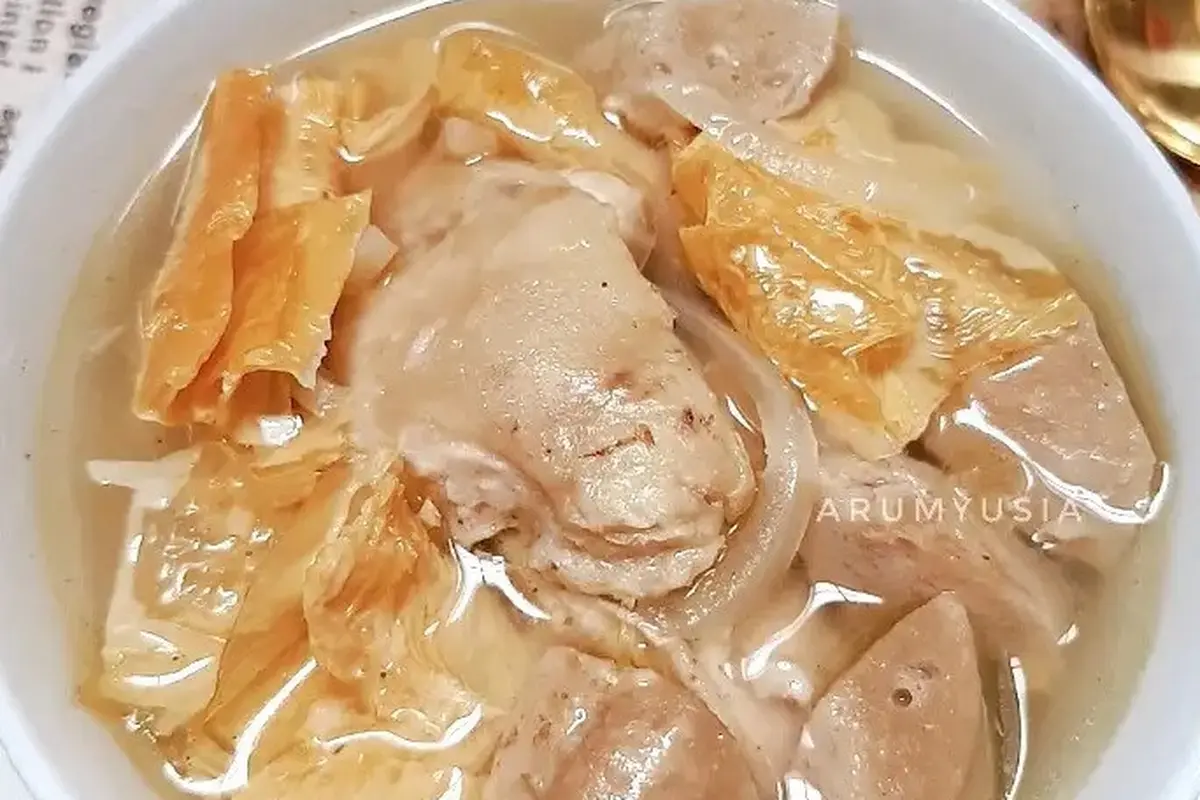 Resep sup ayam bakso kembang tahu. (dok. Cookpad @arumyusia)