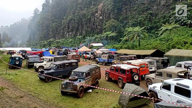 Pecinta dan Pemilik Land Rover Berkumpul di Kaki Gunung Gede Pangrango