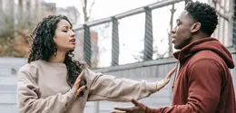 Meski sering diwarnai perbedaan pendapat, beberapa pasangan zodiak tetap memilih untuk kembali bersama. (Foto/Dok : Pexels)