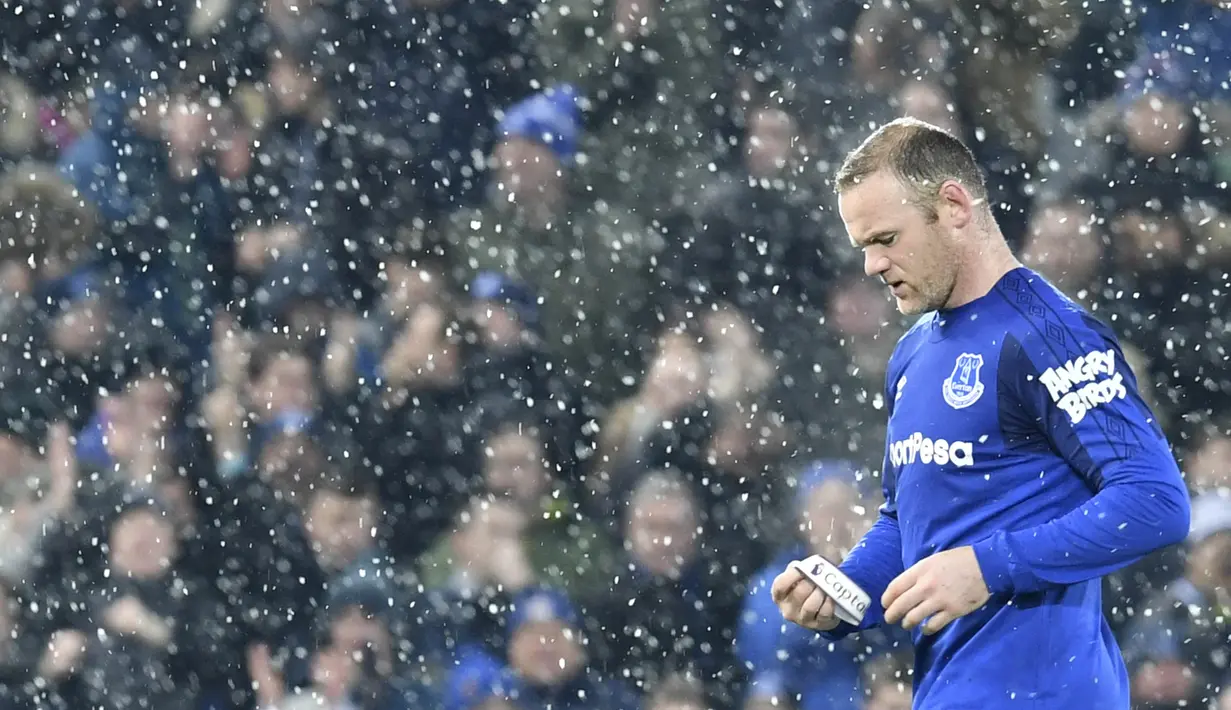 6. Wayne Rooney (Everton) - Masa kecil mantan penyerang Manchester United ini jauh dari kata menyenangkan. Namun berkat semangat dan kemampuannya mengolah bola, akhirnya ia menjadi salah satu striker terbaik di Dunia. (AFP/Paul Ellis)