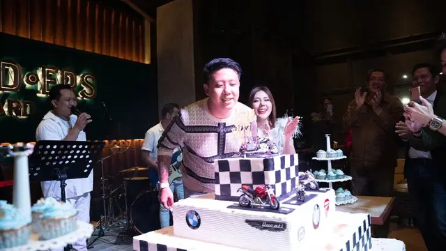 Jadi Artis Terkaya Indonesia 2023, Ini 6 Potret Mewah Pesta Ultah Pablo Benua ke-43