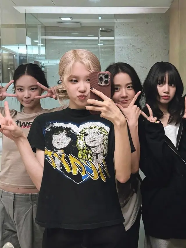 BLACKPINK (Instagram/@sooyaaa__)