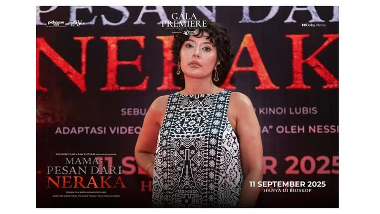 5 Potret Detail Outfit Hannah Al Rashid di Premiere Film 'Mama: Pesan ...