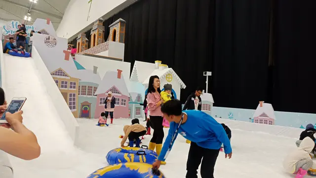 Menghabiskan Liburan Akhir Tahun dengan Nuansa Winter Village di ICEFEST 2019