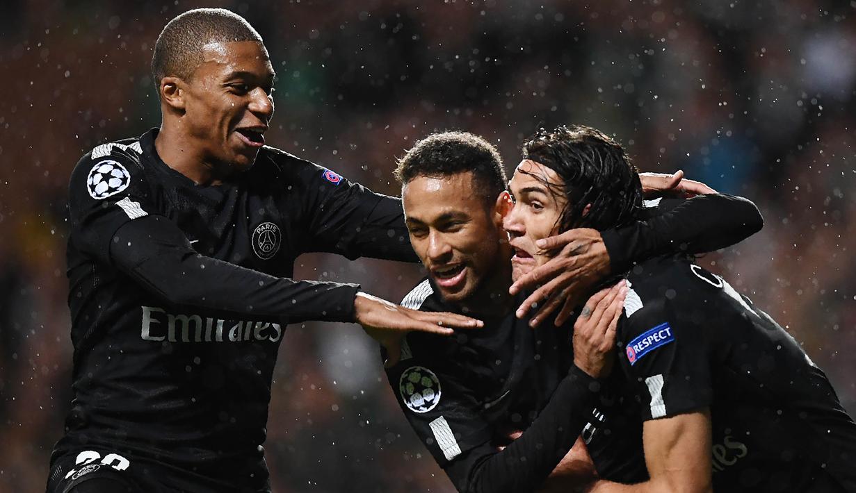 5. Meski baru trio Neymar, Edinson Cavani dan Kylian Mbappe menunjukan produktivitasnya. Jika sebelumnya mereka mampu membobol gawang Metz di Liga 1 Prancis, maka kemarin giliran Celtic yang merasakan ganasnya trio PSG ini. (AFP/Franck Fife)