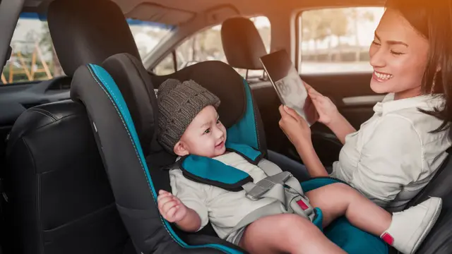 ilustrasi seorang perempuan bersama bayinya