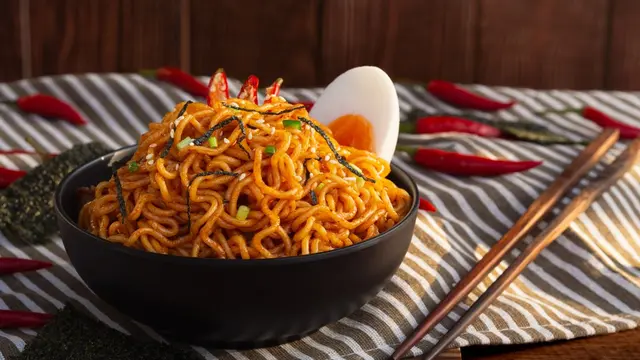 Food Hack Mie Instan Pedas Terenak yang Bisa Dicoba Sendiri, Cita Rasanya Nggak Bikin Nyesel