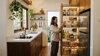 7 Ide Pantry Geser untuk Dapur Sempit, Hemat Ruang dan Tetap Estetik