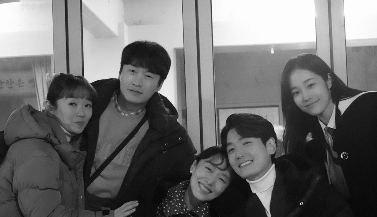 Unggahan Jung Kyung Ho di balik layar drakor Crash Course in Romance. (Instagram/ jstar_allallj)