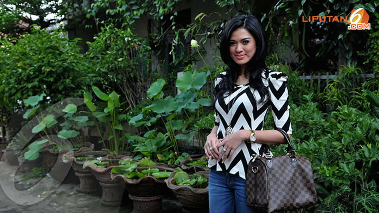 delia-septianti-3-131014c.jpg
