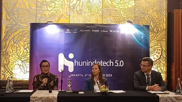 Direktur PT Roatex Indonesia Toll System (RITS) Renaldi Utomo Djojohadikusumo dalam sesi konferensi pers di Jakarta, Rabu (6/11/2024). (Maulandy/Liputan6.com)