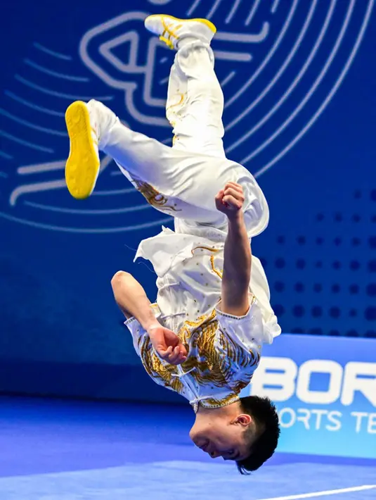 <p>Dia berjuang melawan rival dan kondisi cedera. (Ishara S. KODIKARA/AFP)</p>