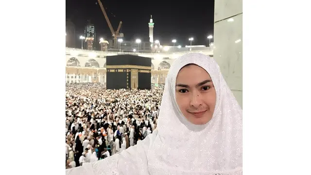 6 Potret Iis Dahlia Tanpa Makeup Tebal, Tetap Memesona