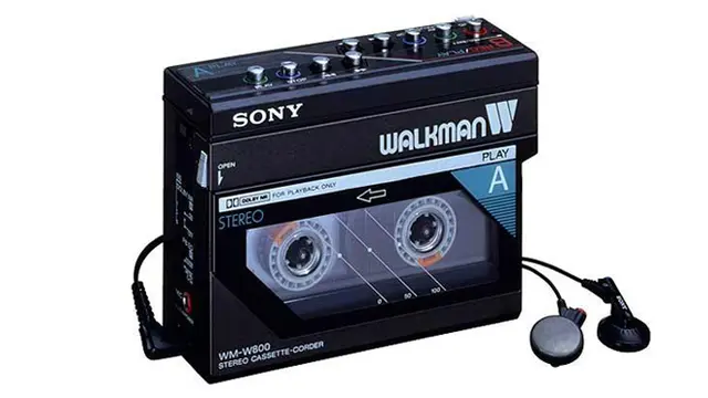 Ekspresi Tak Terduga Anak Jaman Sekarang Saat Lihat Walkman 