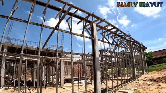 Sukses Jadi Artis di Indonesia, Ini 6 Potret Pembangunan Rumah Baru Jirayut di Thailand