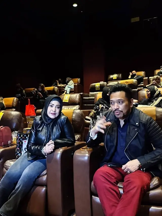 Neng Wirdha bersama suaminya, Zecky Alatas (https://www.instagram.com/p/CXvs3GnLa8Q/)