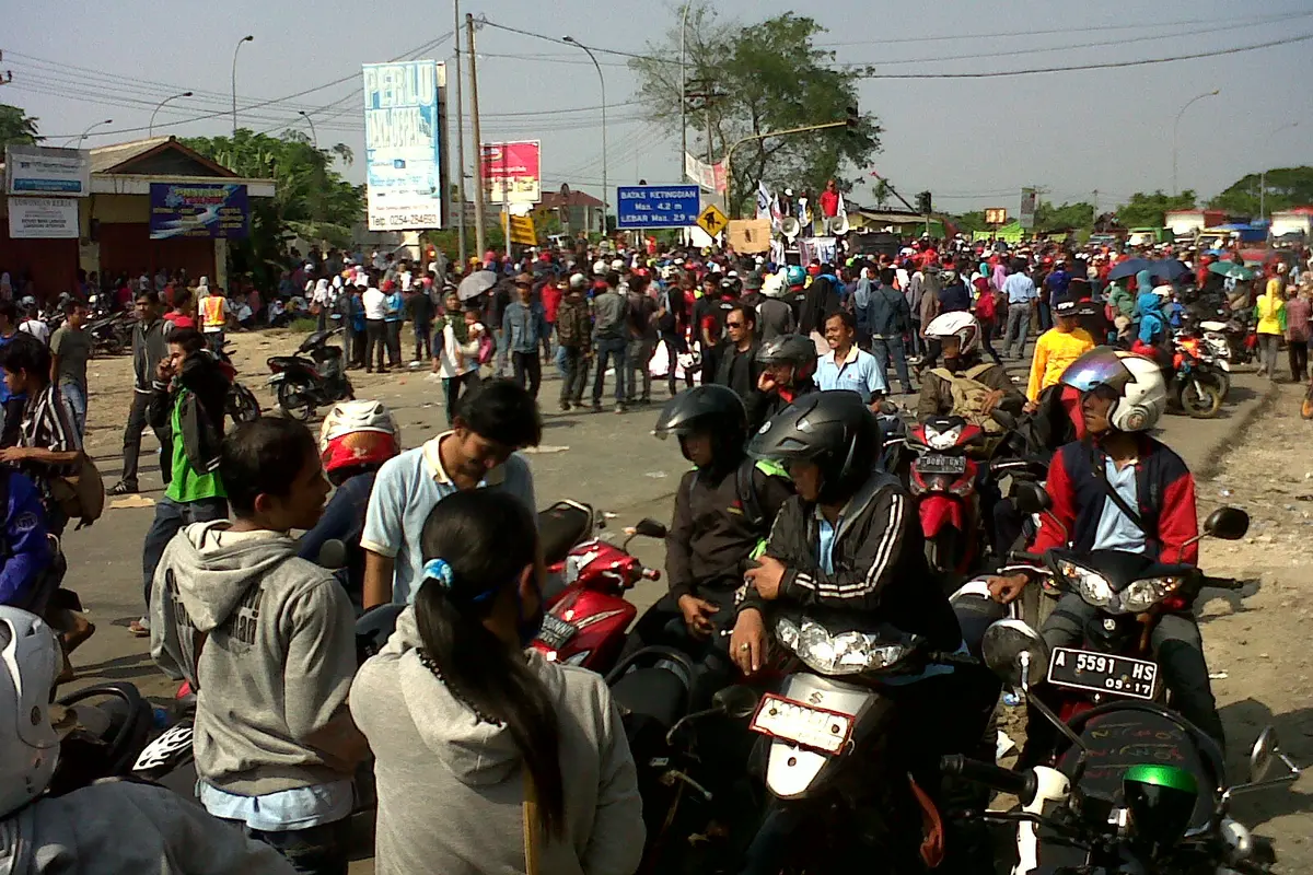 Demo buruh di Serang