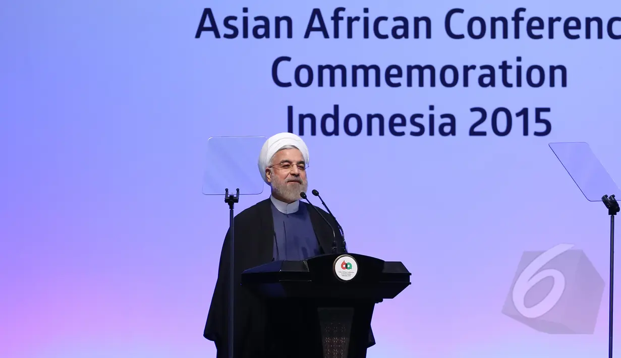 Presiden Iran Hassan Rouhanimenyampaikan pidato saat pembukaan Konferensi Tingkat Tinggi (KTT) Asia Afrika tahun 2015 di Jakarta Convention Center, Rabu (22/4). (Liputan6.com/Herman Zakharia)