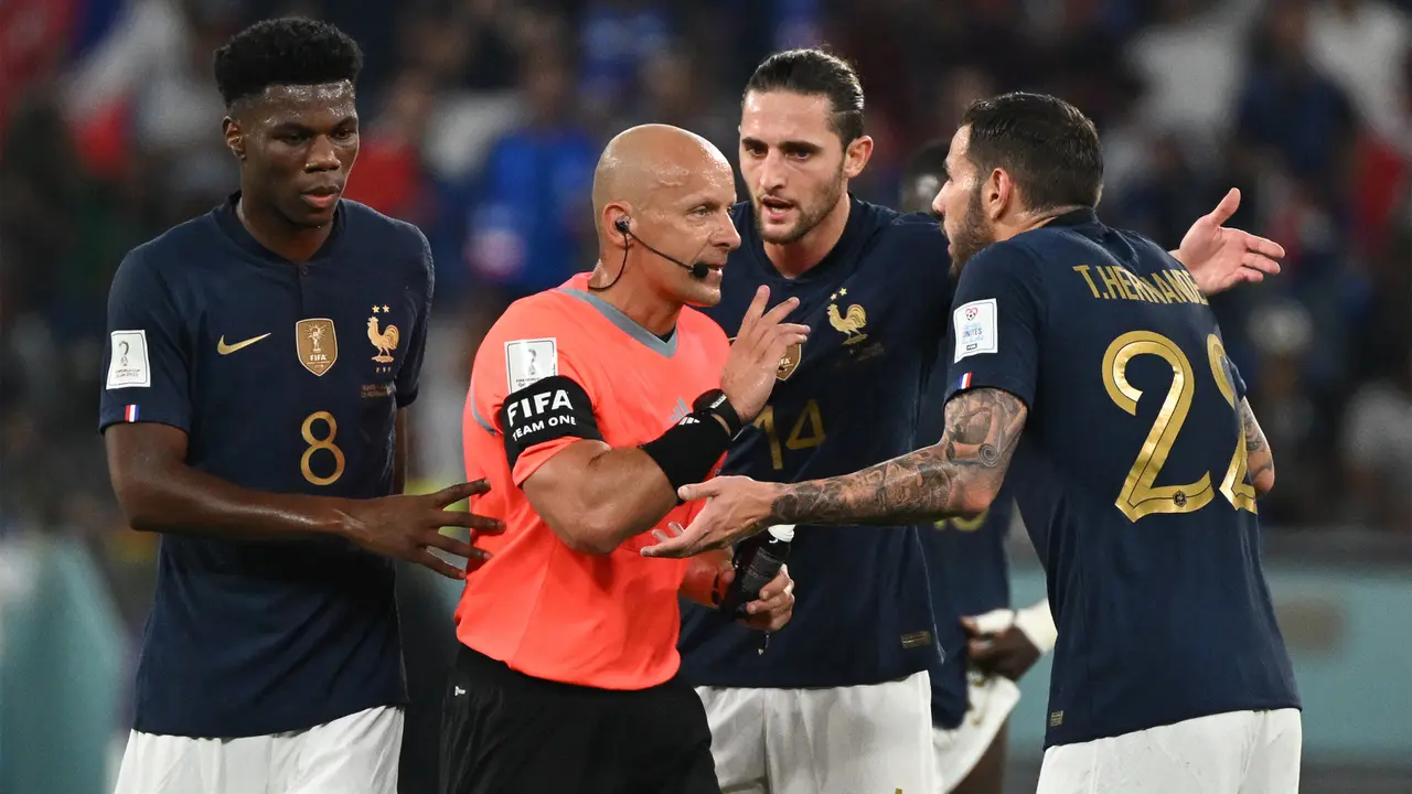 Foto: Jadi Wasit di Partai Final, Szymon Marciniak Pernah Hadapi Prancis dan Argentina di Piala Dunia 2022