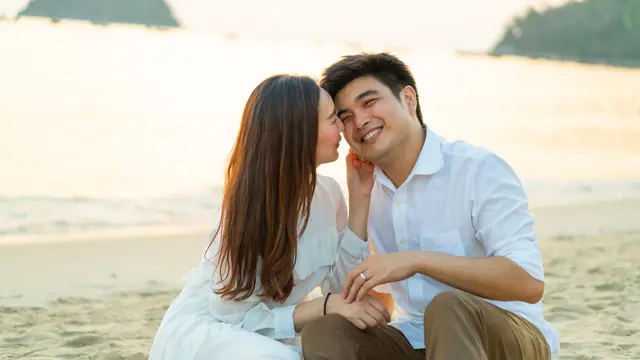 perempuan dan pasangan 9 mei