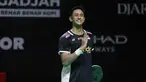 Pebulu tangkis tunggal putra Indonesia, Alwi Farhan saat merayakan kemenangan atas wakil China, Wang Zheng Xing, pada babak 16 besar Indonesia Masters 2026 di Istora Gelora Bung Karno, Senayan, Jakarta, Kamis (22/1/2026). Tunggal putra Indonesia, Alwi Farhan memastikan tiket babak perempat final Indonesia Masters 2026. (Bola.com/M Iqbal Ichsan)