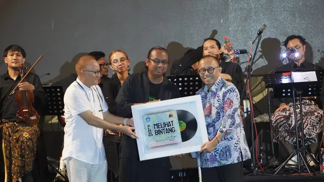 Kemendikbudristek kembali menggelar perhelatan Keroncong Svaranusa 2024, pada Sabtu 29 Juni 2024 di Kompleks Menara Teratai Purwokerto, Kabupaten Banyumas, Jawa Tengah (Jateng).