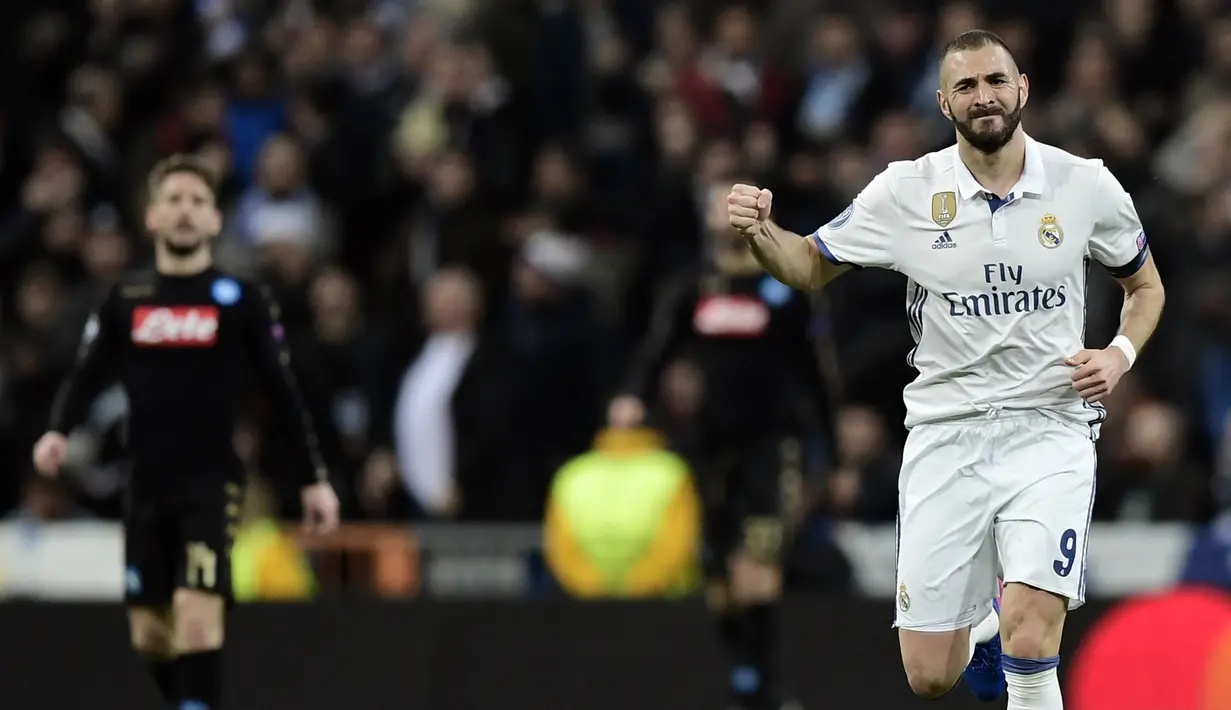 4. Karim Benzema (Lyon, Real Madrid) - 8 Gol. (AFP/Javier Soriano)