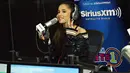 Ariana Grande pun merasa sangat berbeda dan lebih segar dengan penampilan rambut barunya. Ia semakin percaya diri ketika tampil dihadapan awak media. (AFP/Bintang.com)