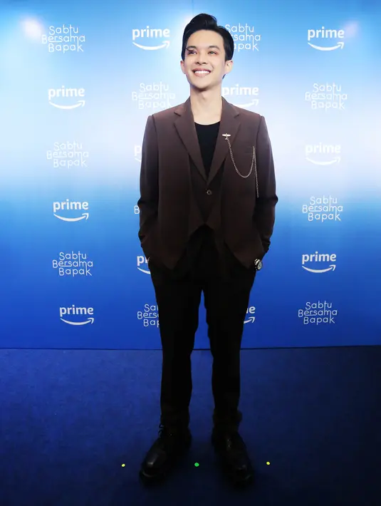 Karakter Saka menurut Rey memiliki kemiripan dengan kehidupan pribadinya sebagai orang rantau. Sedang meniti karier, tapi di sisi lain Saka juga harus menjaga dan mengurus ibunya. [Foto: Bambang E Ros/Fimela.com]