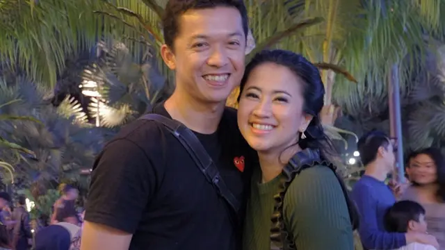 Jarang Tersorot, Ini 6 Potret Harmonis Keluarga Taufik Hidayat dan Istri