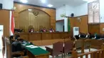 Vonis ini lebih ringan daripada tuntutan Jaksa Penuntut Umum (JPU) yakni 1 tahun penjara dan denda Rp 75 juta subsider 2 bulan penjara. 