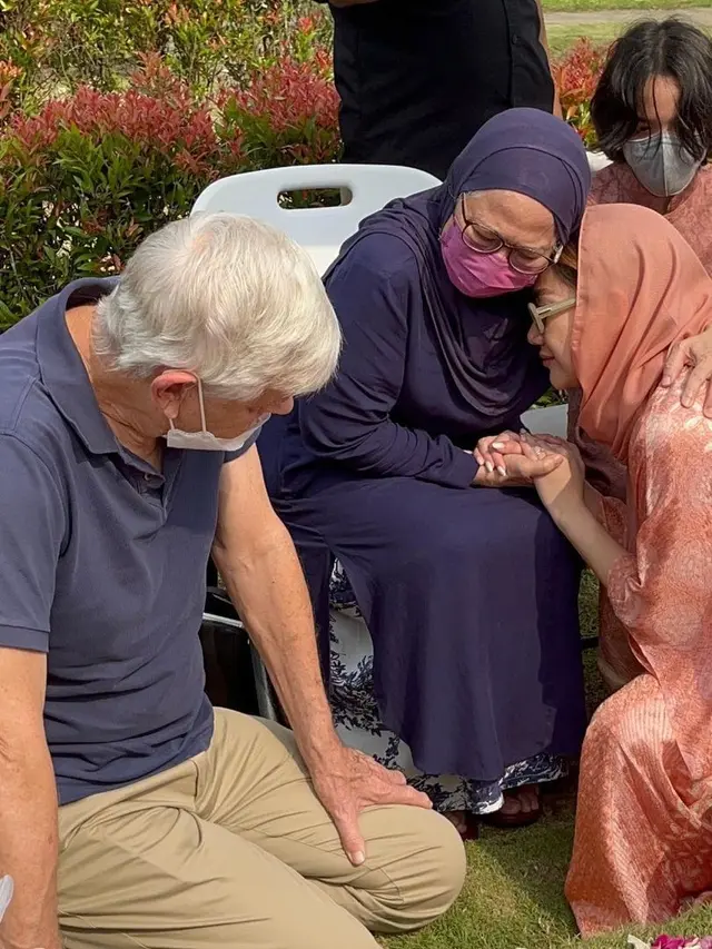 BCL Ziarah ke Makam Ashraf Sinclair