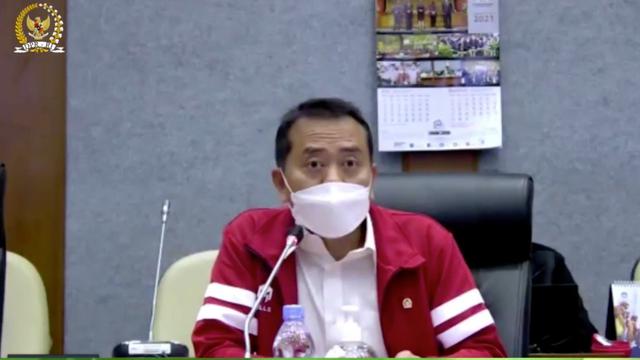 Syaiful Huda memakai jakrt Atlet Indonesia di Paralimpiade 2020