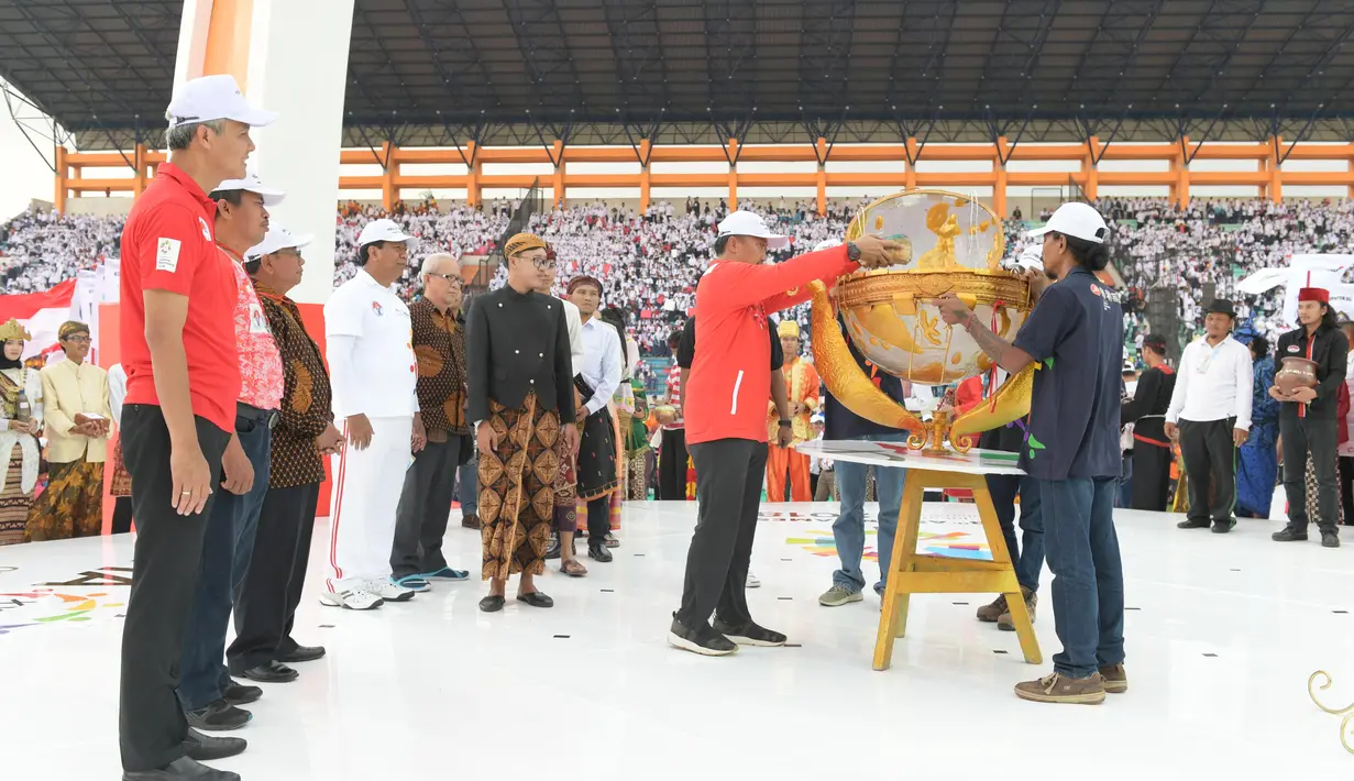 Menpora, Imam Nahrawi saat membuka peringatan Haornas 2017 di Magelang, (9/9/2017). Imam Nahrawi berharap Indonesia berjaya di Asian Games 2018. (Bola.com/Bagus Prasetyo/Humas Kemenpora)