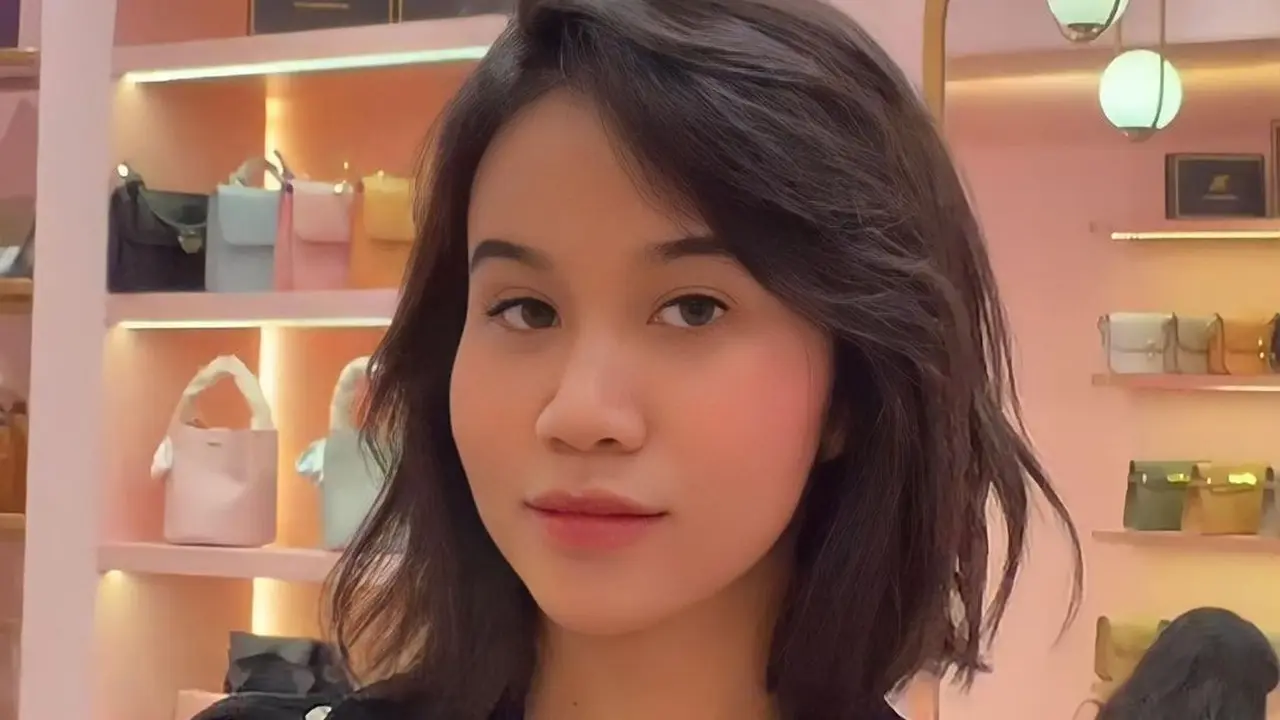 Mayang Adik Vanessa Angel Pamer Rambut Pendek, Disebut Mirip BCL