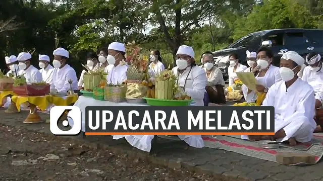VIDEO: Melasti Umat Hindu di Pantai Marina, Sebelum Nyepi